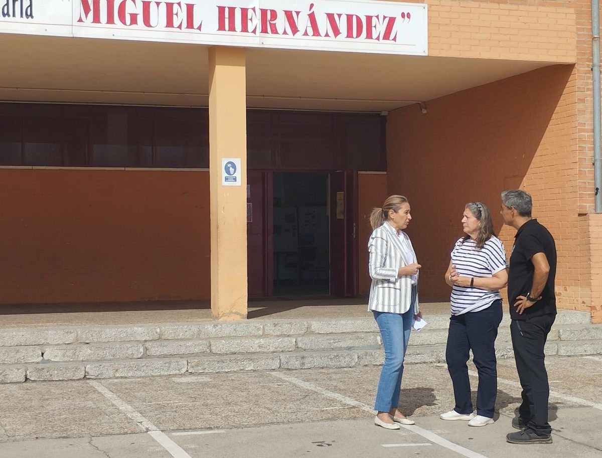 Santa Marta invierte cerca de 20.000 euros en la puesta a punto de sus colegios para el nuevo curso