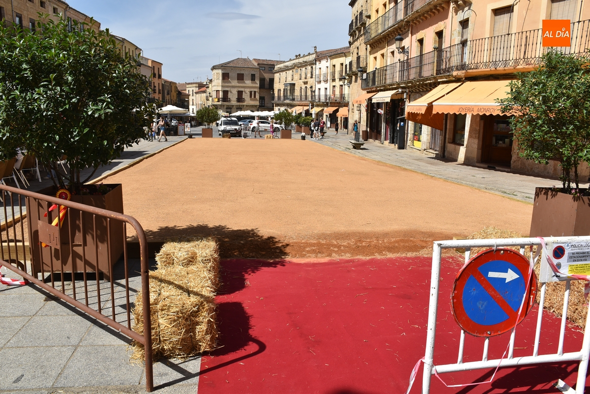 Ultimados la pista de arena de la Plaza Mayor y el cuadrilongo del foso