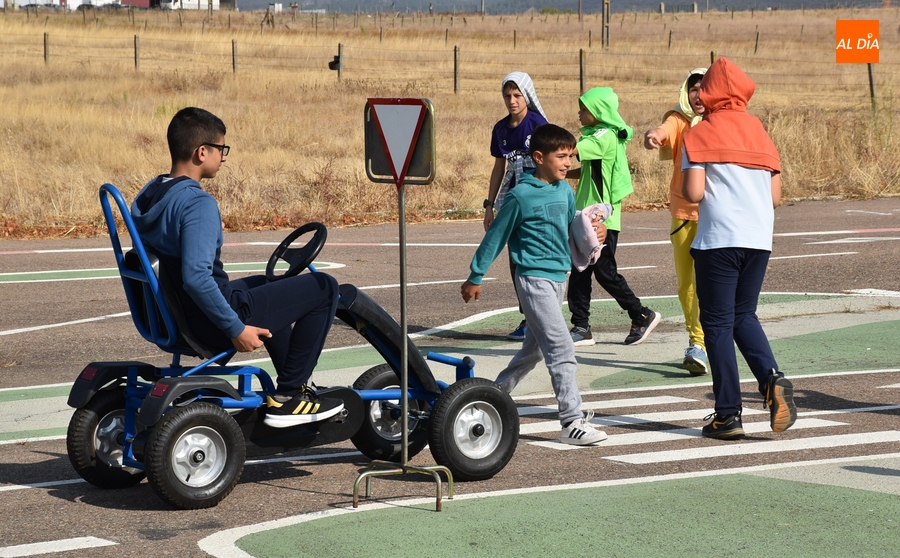 La Policía reforzará esta semana la salida de los colegios difundiendo mensajes sobre la seguridad