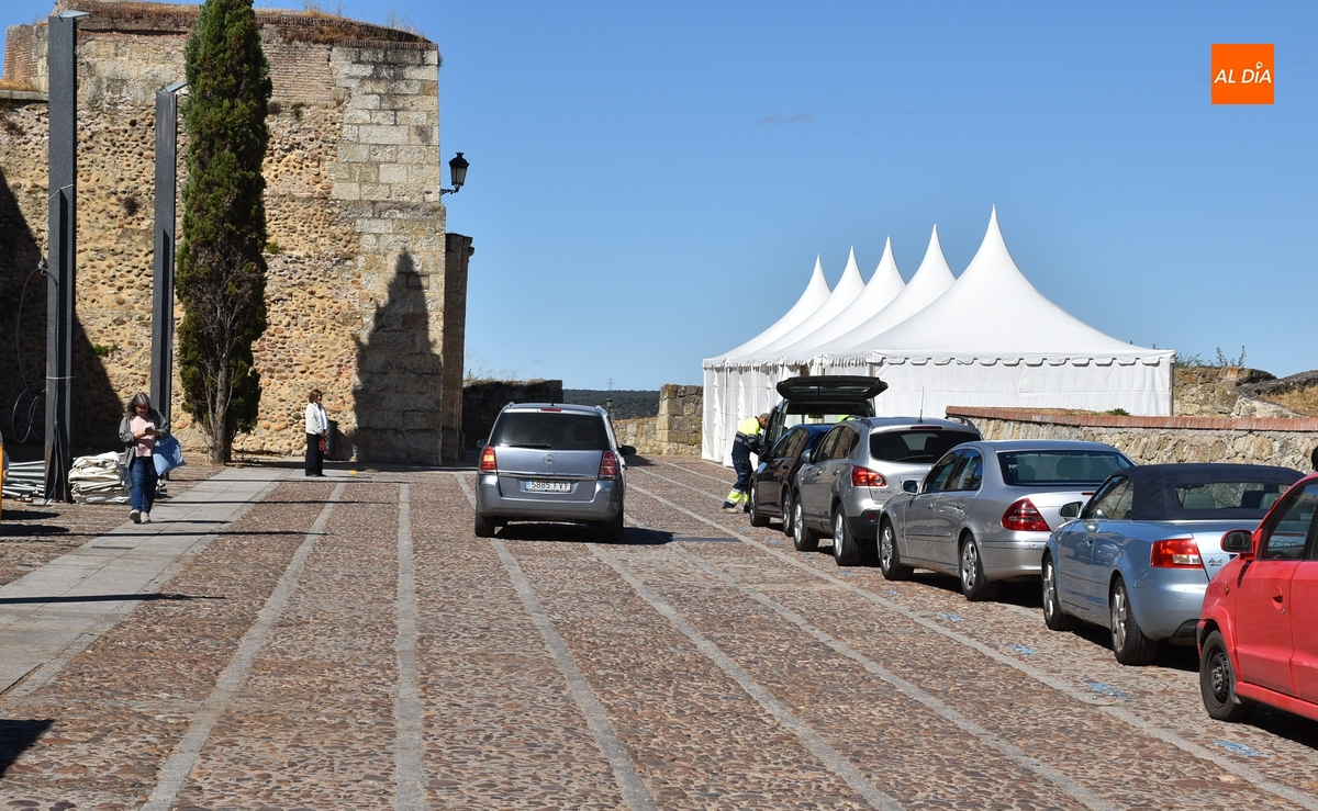 Los vehículos vuelven a la parte superior de la Plaza y al Registro tras su efímera ausencia