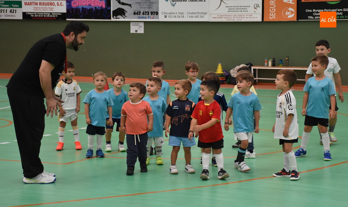 El III Columnas abre una temporada más su Escuela de Fútbol Sala