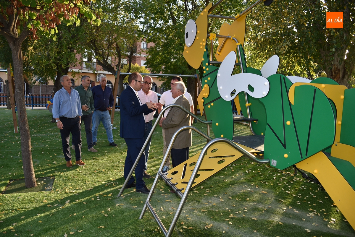 Abierto al uso, aunque todavía faltan detalles, el parque infantil de Las Canteras