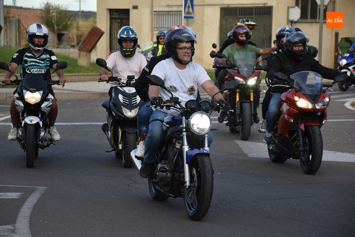 Las motos ya resuenan por Ciudad Rodrigo con monturas llegadas hasta de Galicia, Alicante y Lleida