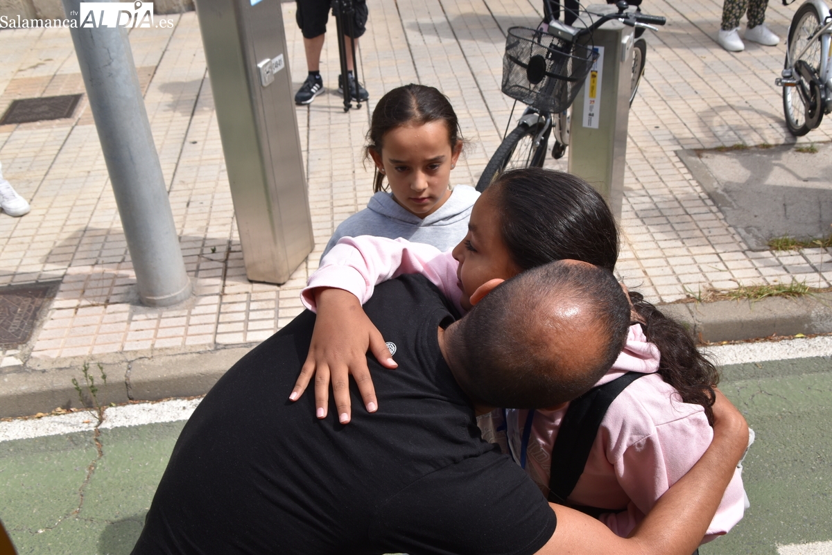 FOTOS | Salamanca despide con emoción a los 17 niños saharauis del programa Vacaciones en Paz