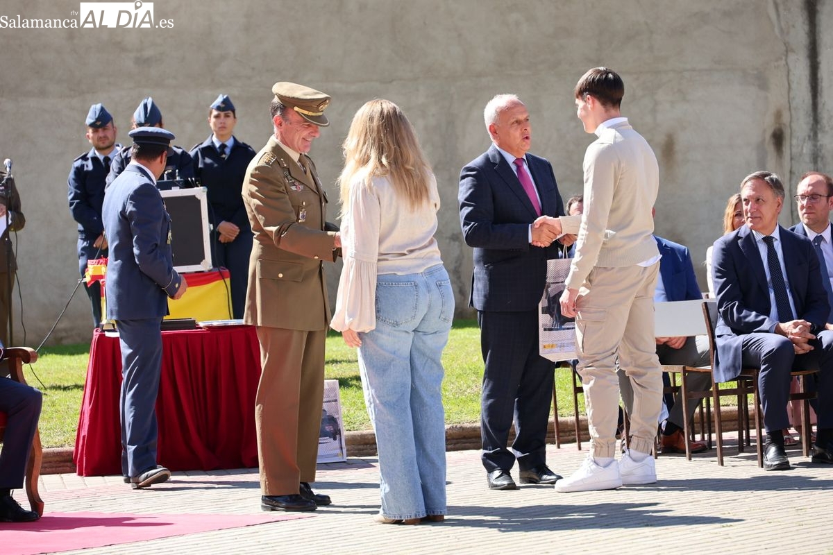 FOTOS | Entrega de condecoraciones y premios en el día de Subdelegación de Defensa