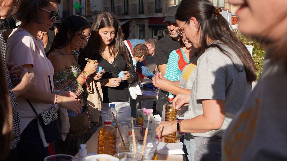 ADN de frutas, robots y tinta invisible: la ciencia de la UPSA toma la calle por la Noche de los Investigadores (Fotos)