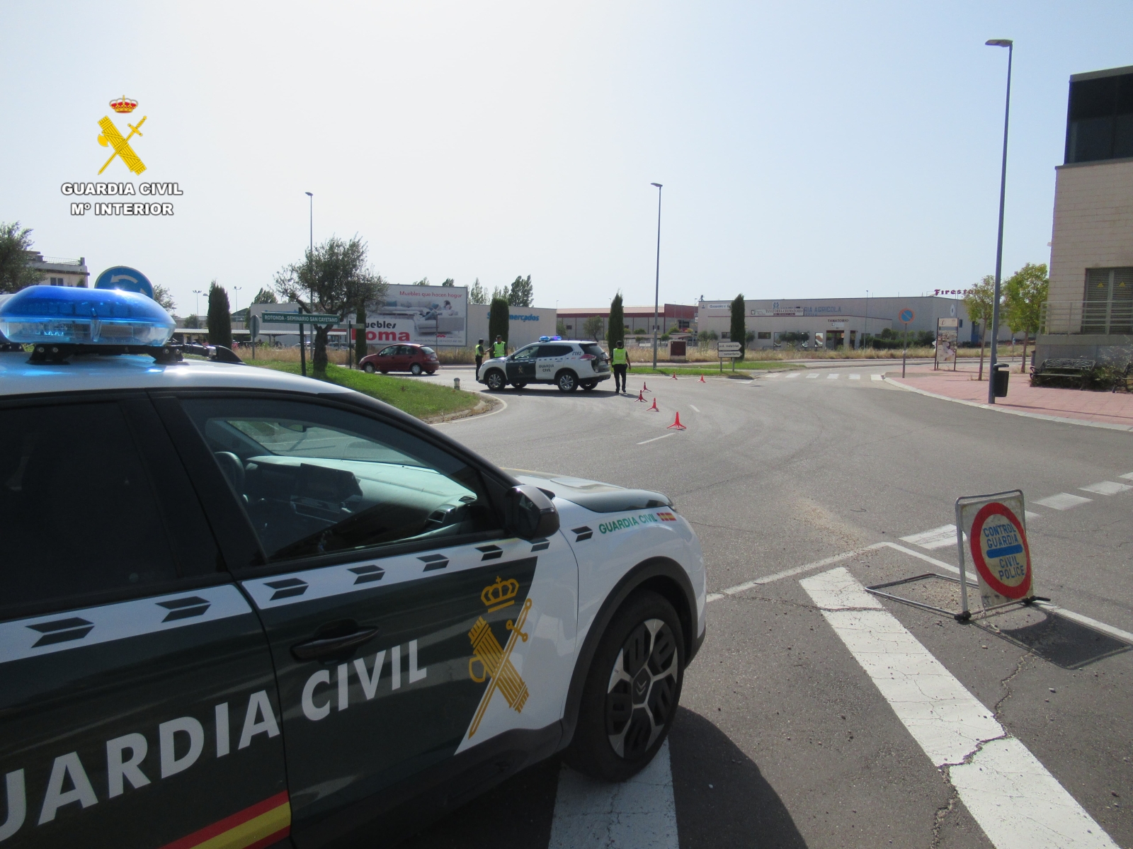 Rápida actuación de la Guardia Civil en Guijuelo: en unos minutos recuperan lo robado a una mujer y detienen al ladrón 