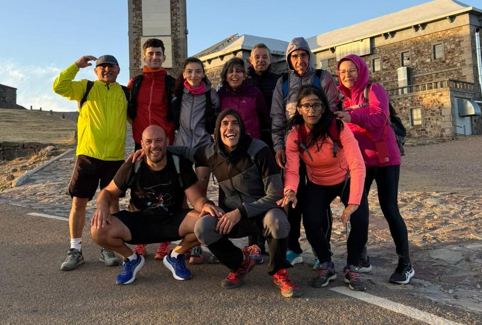 Una decena de personas va andando del tirón desde Ciudad Rodrigo hasta la Peña de Francia