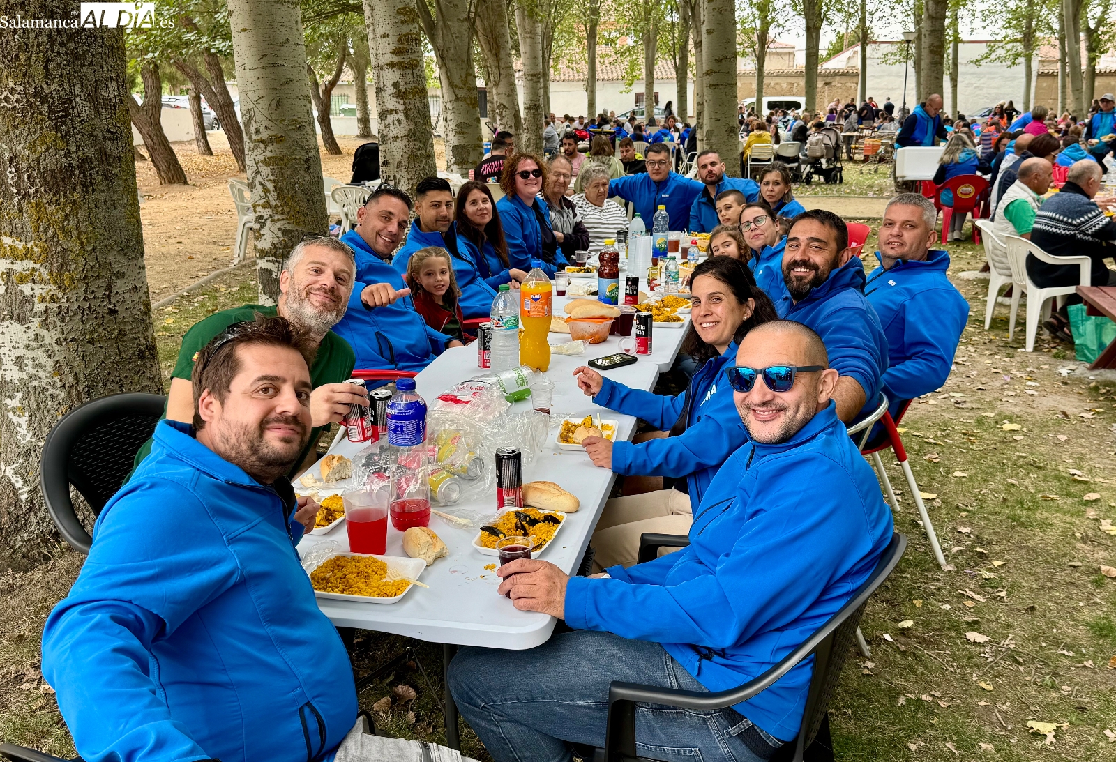Villoria se reúne de manera multitudinaria y disfruta de 1.800 raciones en su tradicional paellada