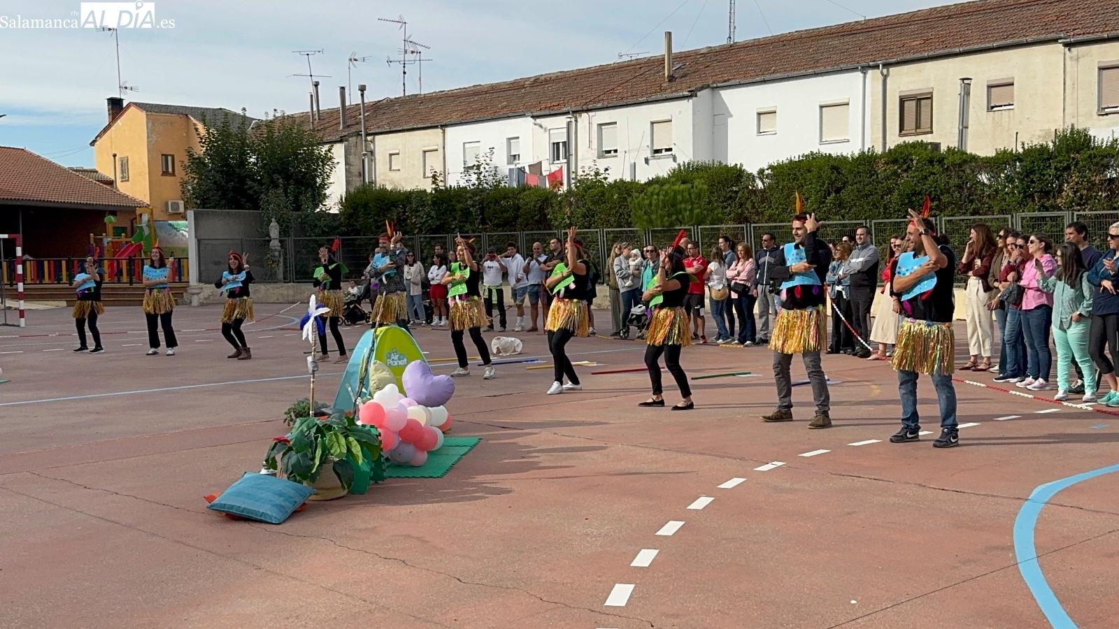 El Colegio La Encarnación arranca el nuevo curso con una animada bienvenida de profesores y directivos