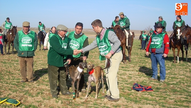 Todo preparado para disputar la II Carrera de Galgos de Peñaranda