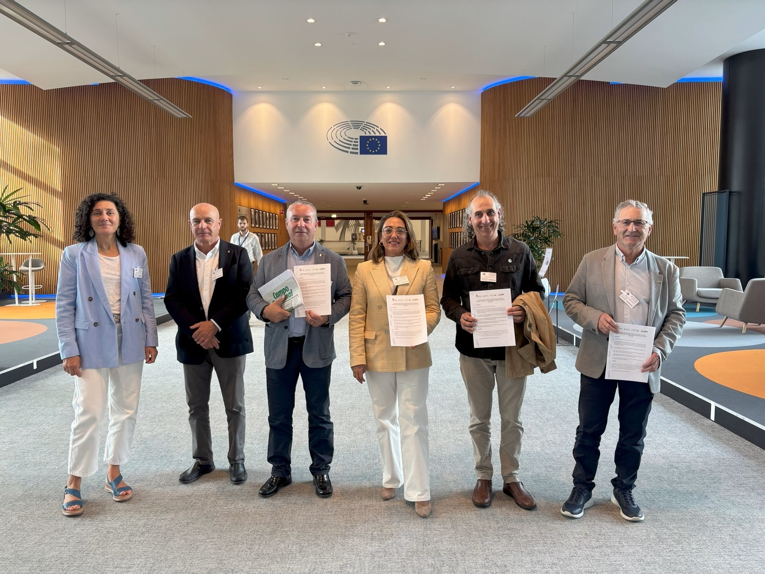 Castilla y León y las OPAs exigen en Bruselas revertir el recorte de 10.500 millones a la PAC