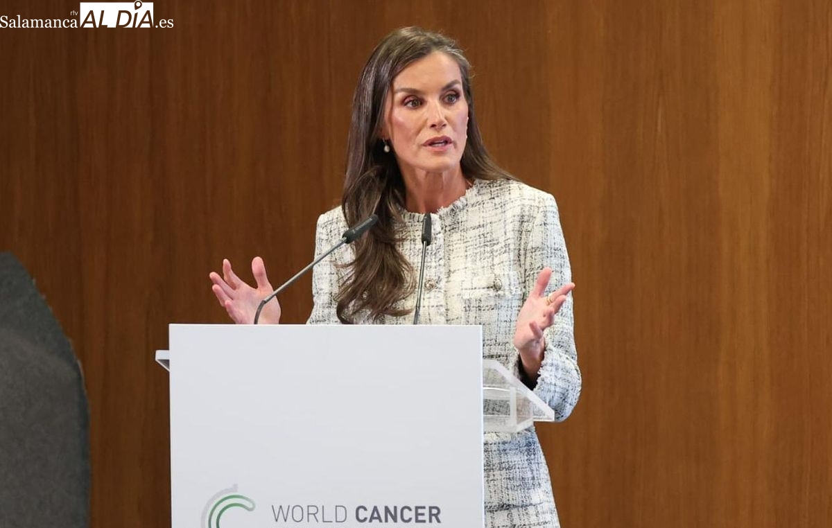 FOTOS | La Reina Letizia apuesta en Salamanca por invertir en investigación y prevención del cáncer: La enfermedad avanza más rápido que nuestro conocimiento