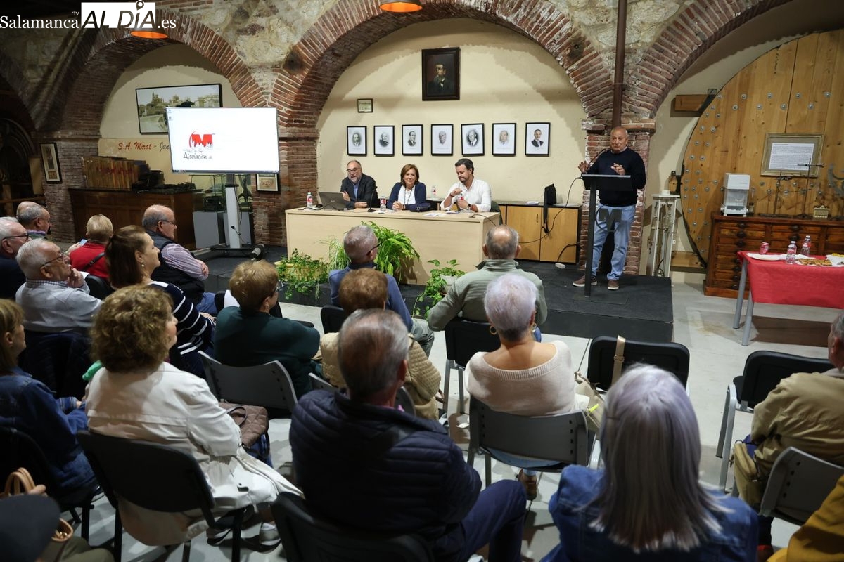 FOTOS | Interesante debate en la Semana Cultural de la Asociación de Jubilados de Mirat