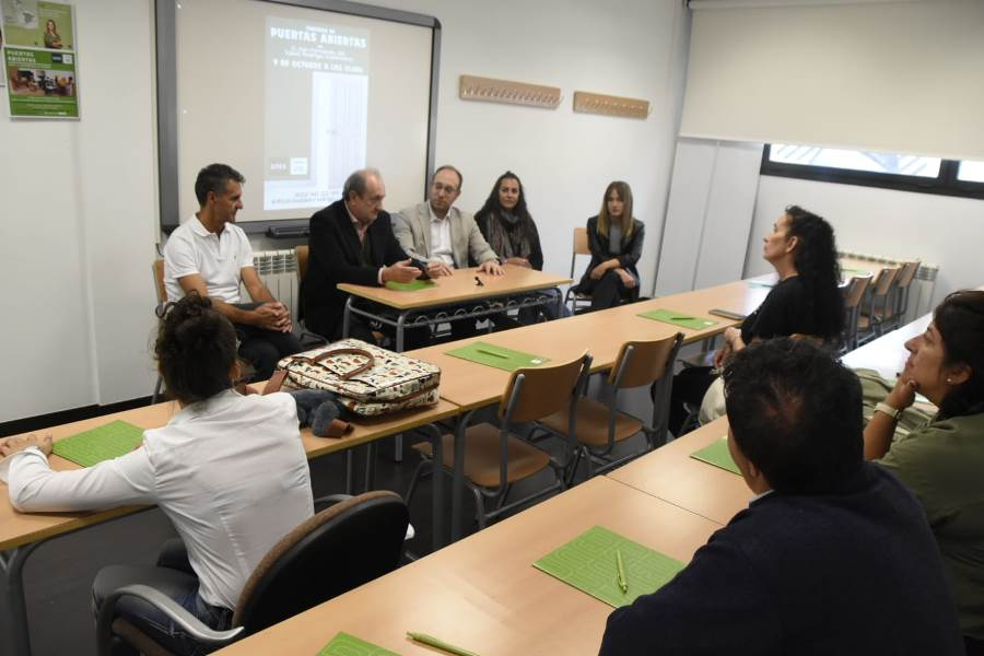 La UNED oferta para el nuevo curso 23 Grados universitarios sin nota de corte ni límite de plazas