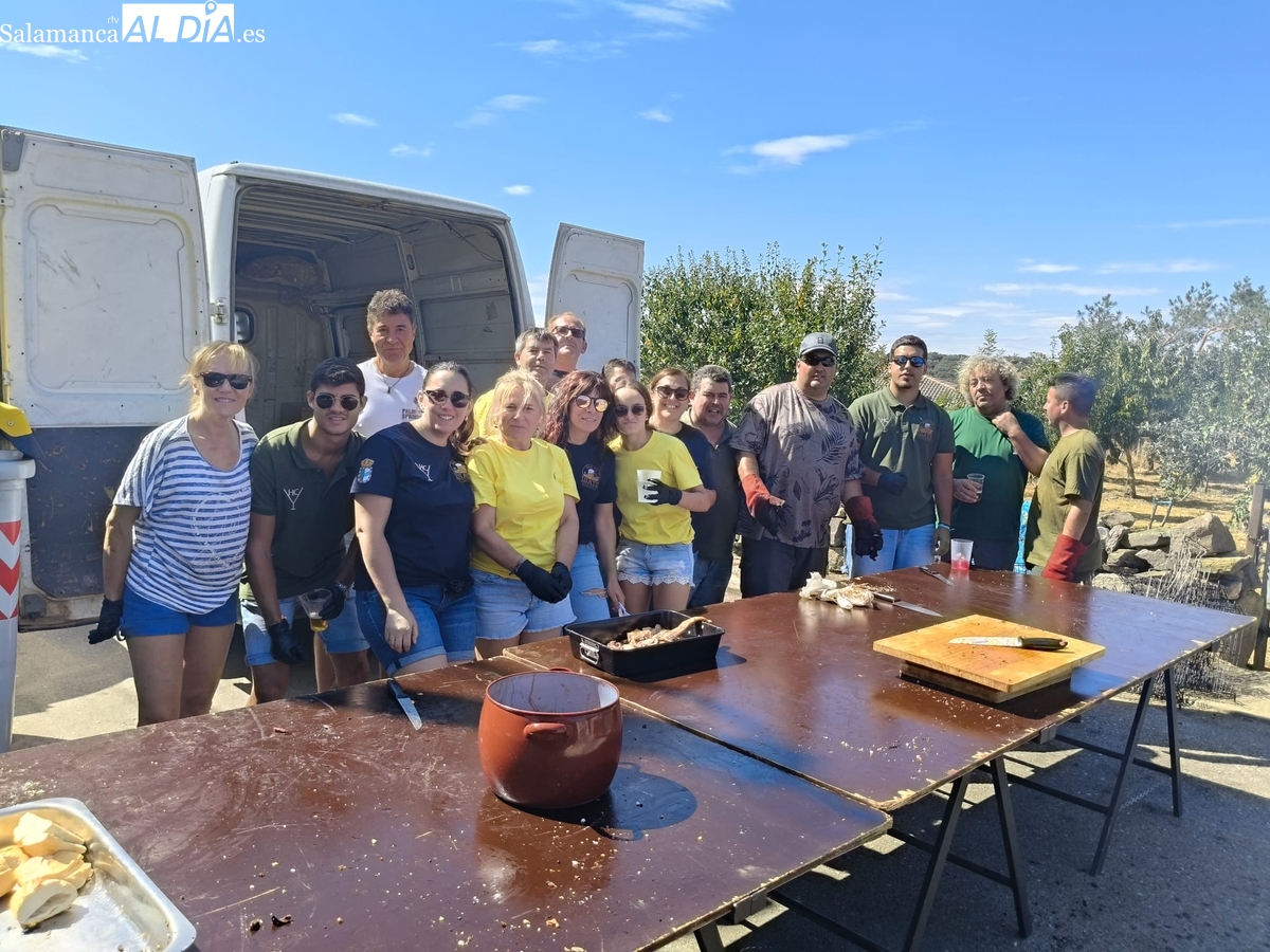 En Villares de Yeltes enfilan el final de las fiestas con una rica parrillada
