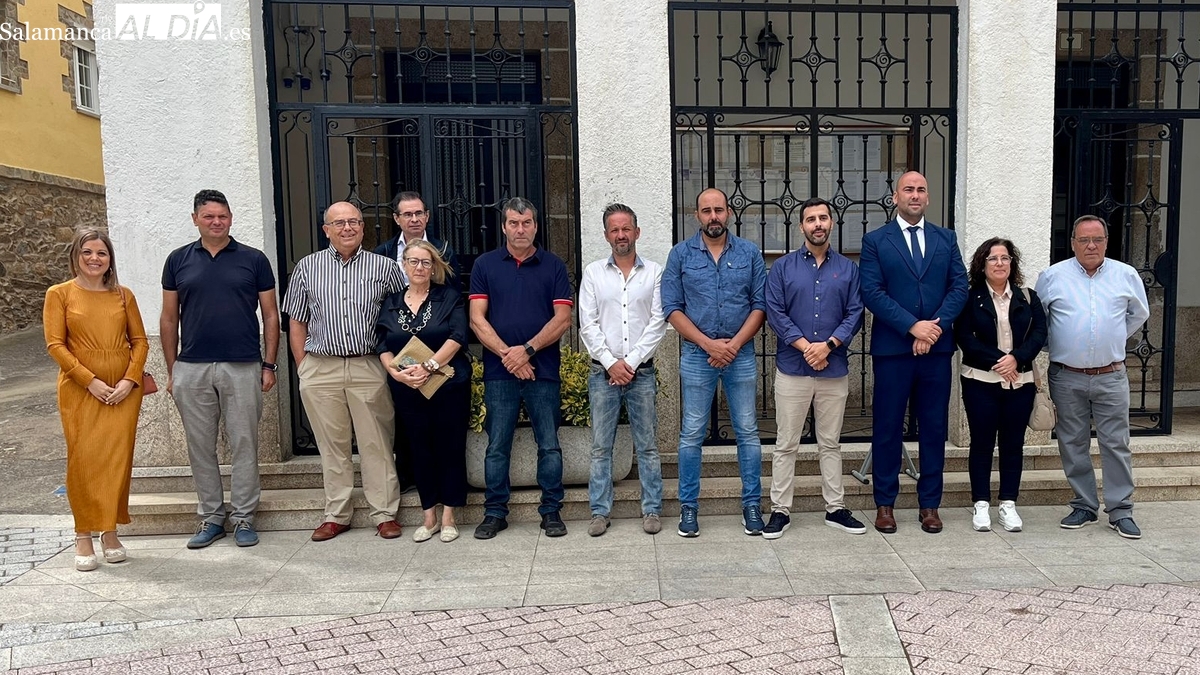 Saucelle acoge la firma de mugas con la sombra de los incendios de agosto en ambos lados de la Raya
