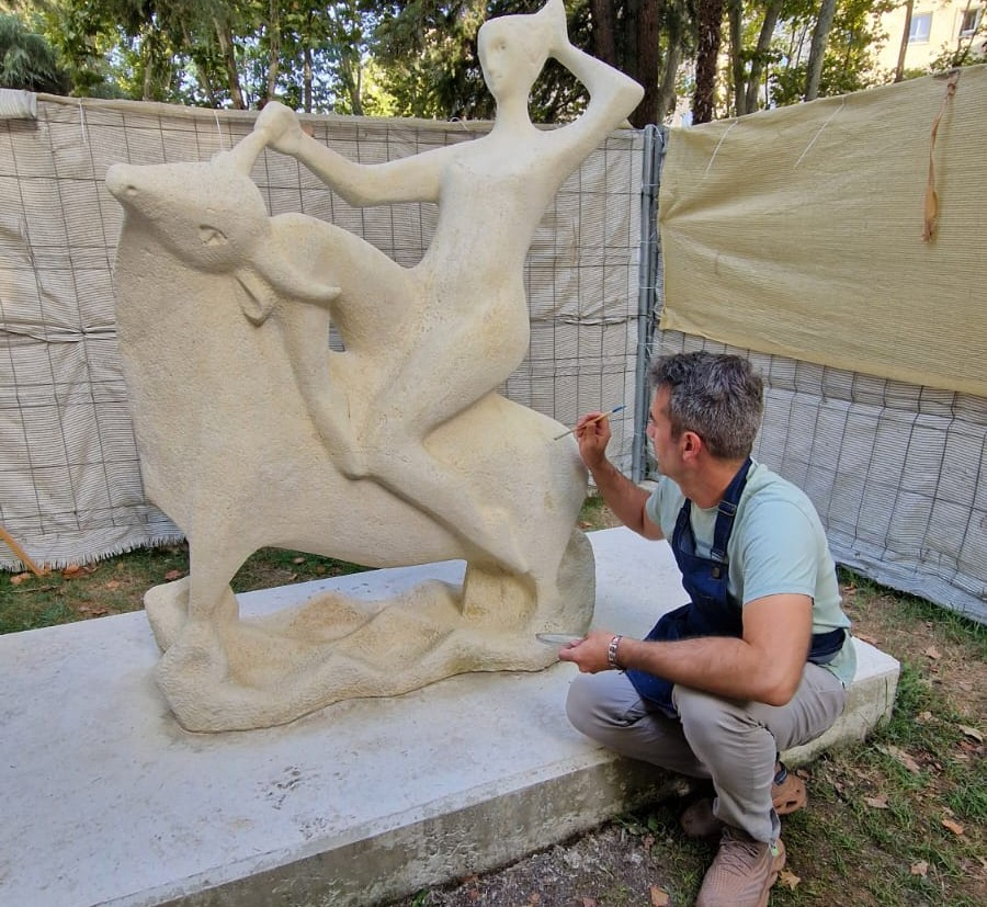 Diario de un restaurador : Así es la cirugía artística de seis obras en Salamanca y que el artista charro narra en redes sociales 