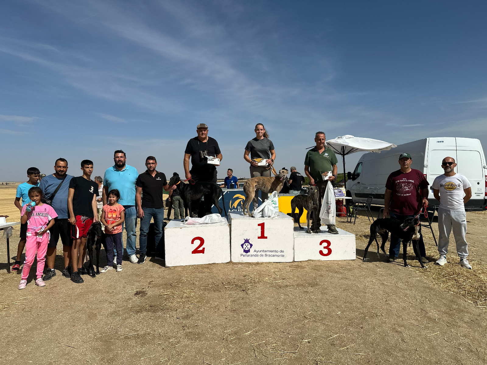 Gran éxito de participación en la II Carrera de Galgos Ciudad de Peñaranda