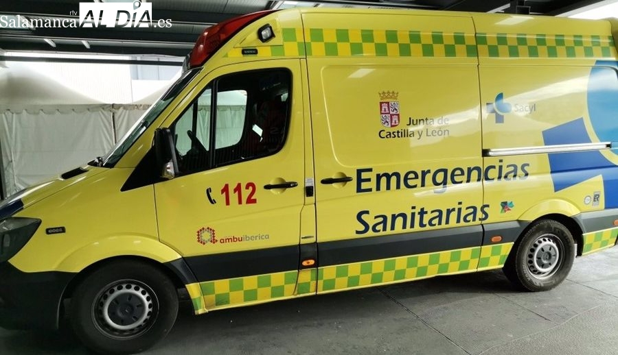 Dos personas tienen que ser atendidas al sufrir un ataque de ansiedad tras chocar con un camión en Peralejos de Arriba