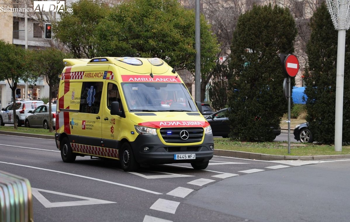 Un varón de 36 años, al hospital tras una colisión entre dos coches en Salamanca