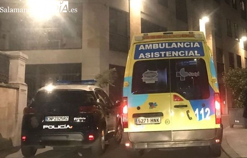 Una mujer resulta herida tras ser atropellada por un turismo en la avenida de Lasalle