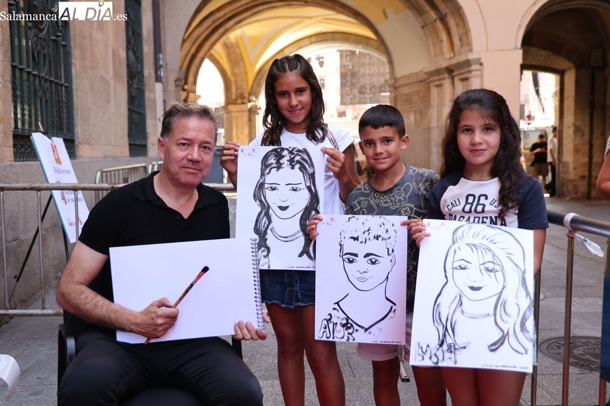 FOTOS | Las calles Rúa y Zamora se llenan de arte con caricaturas gratuitas para apoyar el comercio local