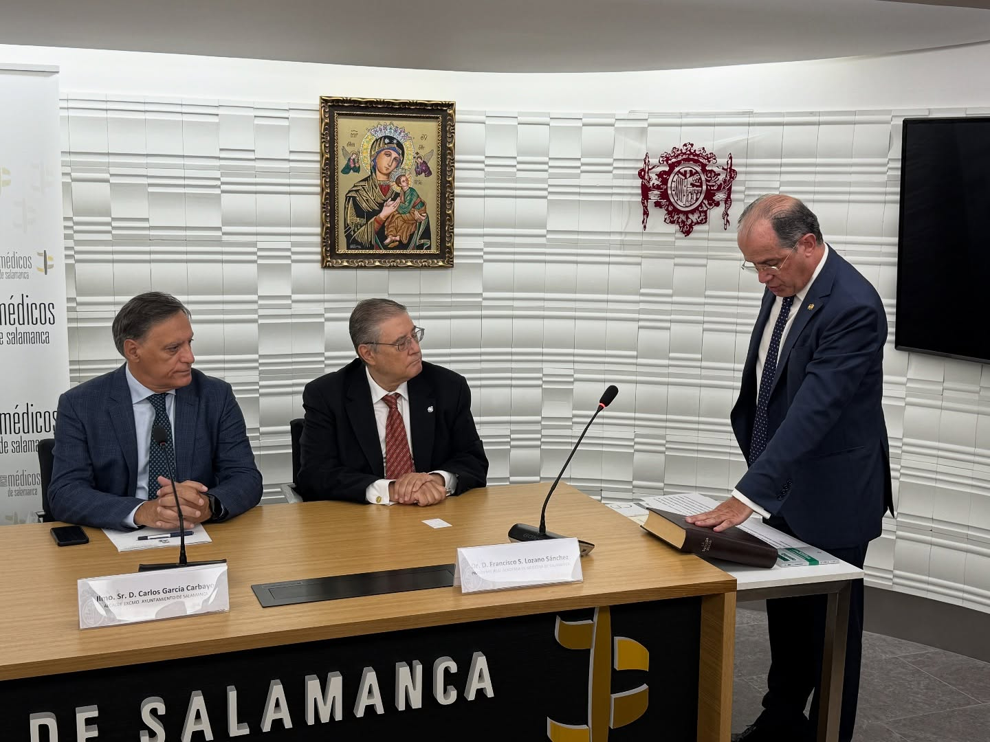 La nueva junta directiva del Colegio de Médicos de Salamanca toma posesión
