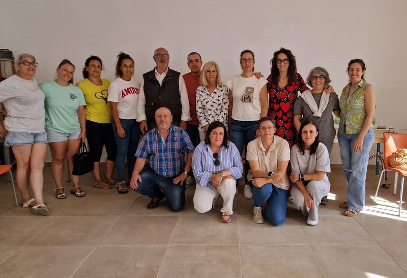 La tradición de la tapicería revive en Torrejón de Alba con un curso de formación