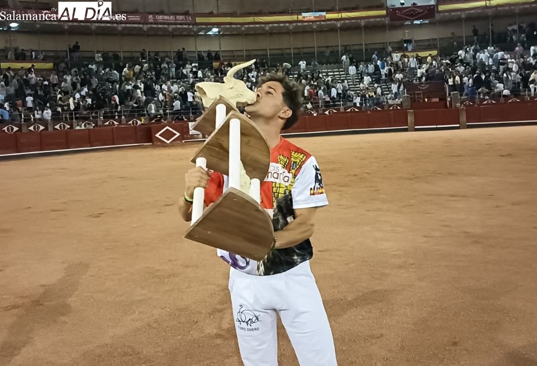 VÍDEO | La pureza de Dany Alonso se impone en una espectacular velada en la que cayó herido Daniel Martín
