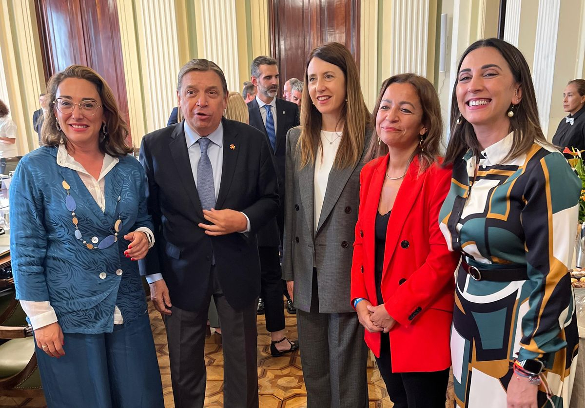 Castilla y León exige al Gobierno que defienda en Bruselas una PAC fuerte y rechace los recortes de la Comisión