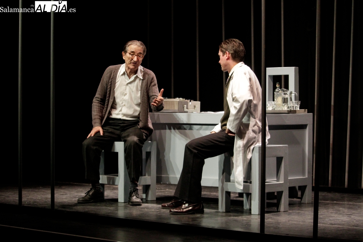 La compañía La Quimera de Plástico pone un brillante broche al Festival de Teatro y Artes Escénicas de Monleras