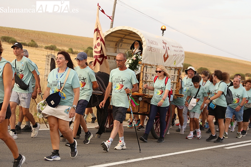 Emoción y compromiso en la Cuesta Hijosa: la Marcha Teresiana 2025 alcanza su meta en Alba