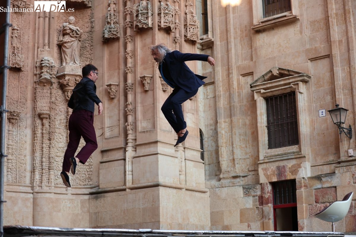 FOTOS | El espectáculo Collage de la Cía. Botproject congrega a niños y mayores en el Patio Chico
