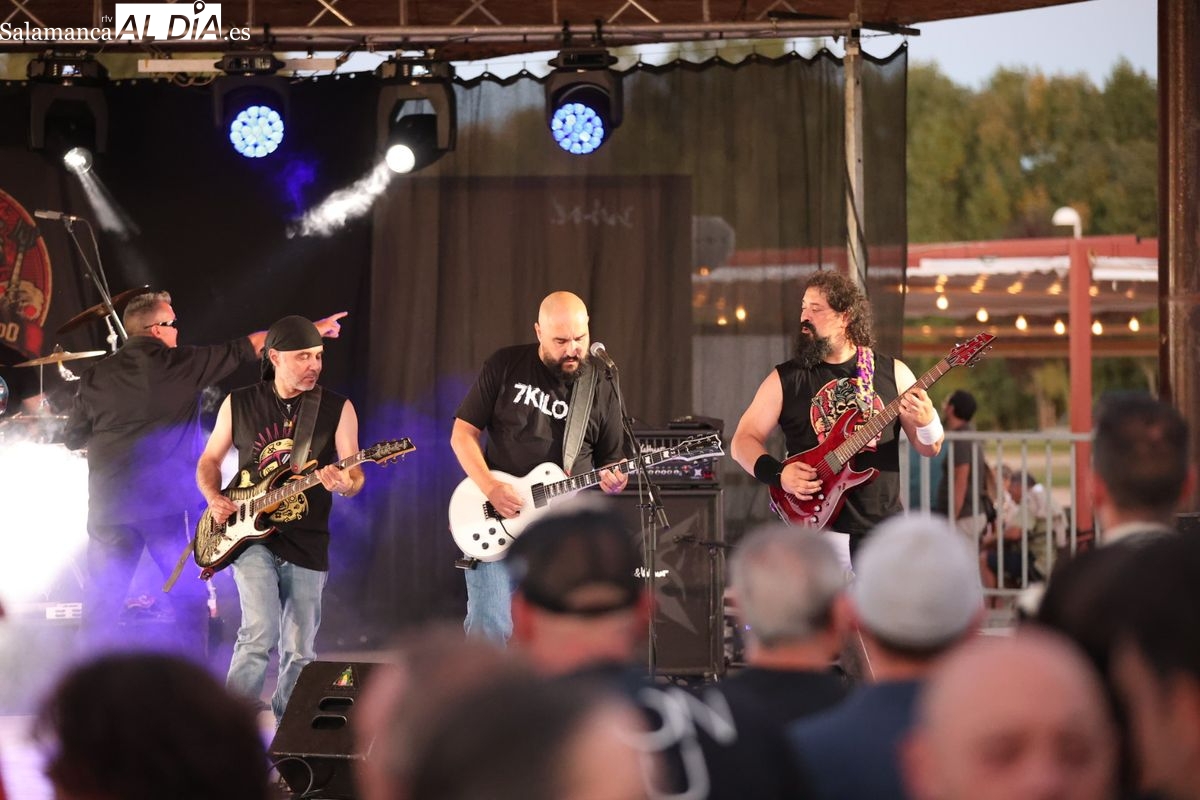 VÍDEO Y FOTOS | El rock salmantino de Ruido de fondo resuena en el Parque Elio Antonio Nebrija