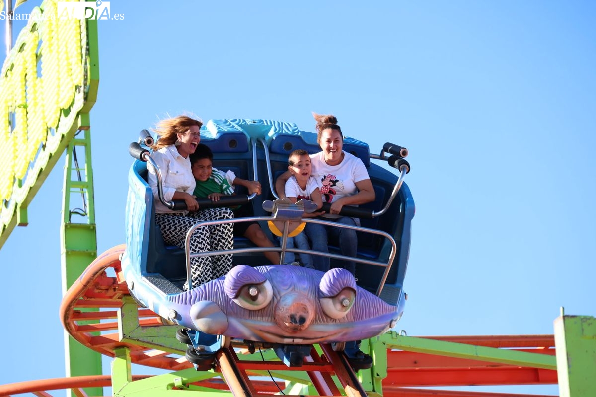 GALERÍA DE FOTOS | El Día del Niño desata la alegría en las atracciones de la Aldehuela