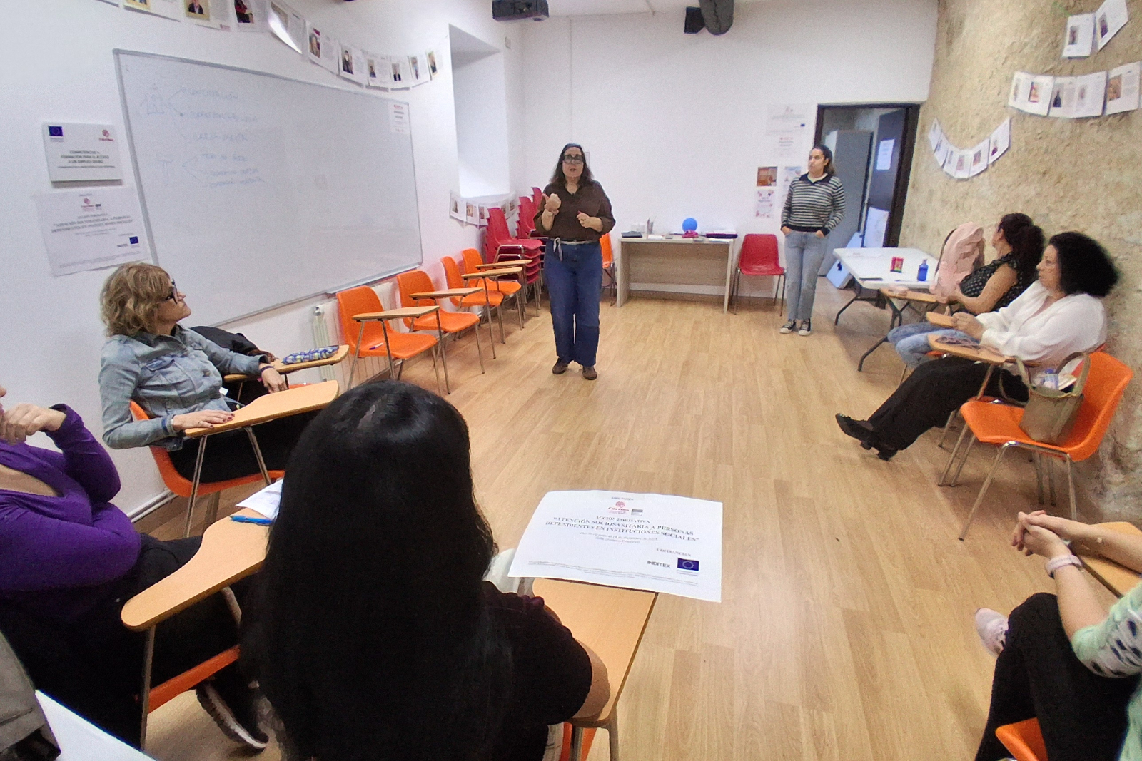 Las alumnas de la acción de atención sociosanitaria de Cáritas se forman en Igualdad de Género