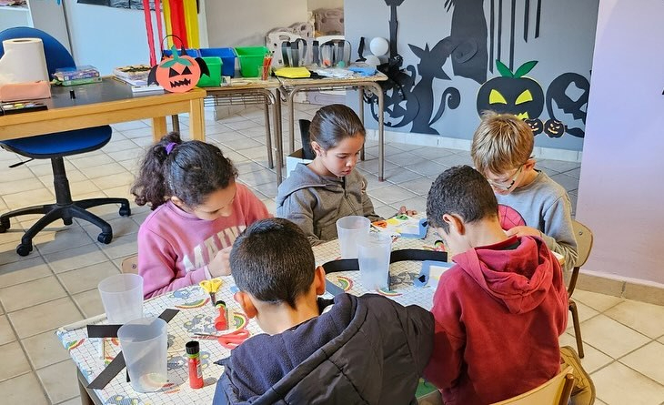 Fuentes de Oñoro organiza talleres para que l@s niñ@s preparen Halloween