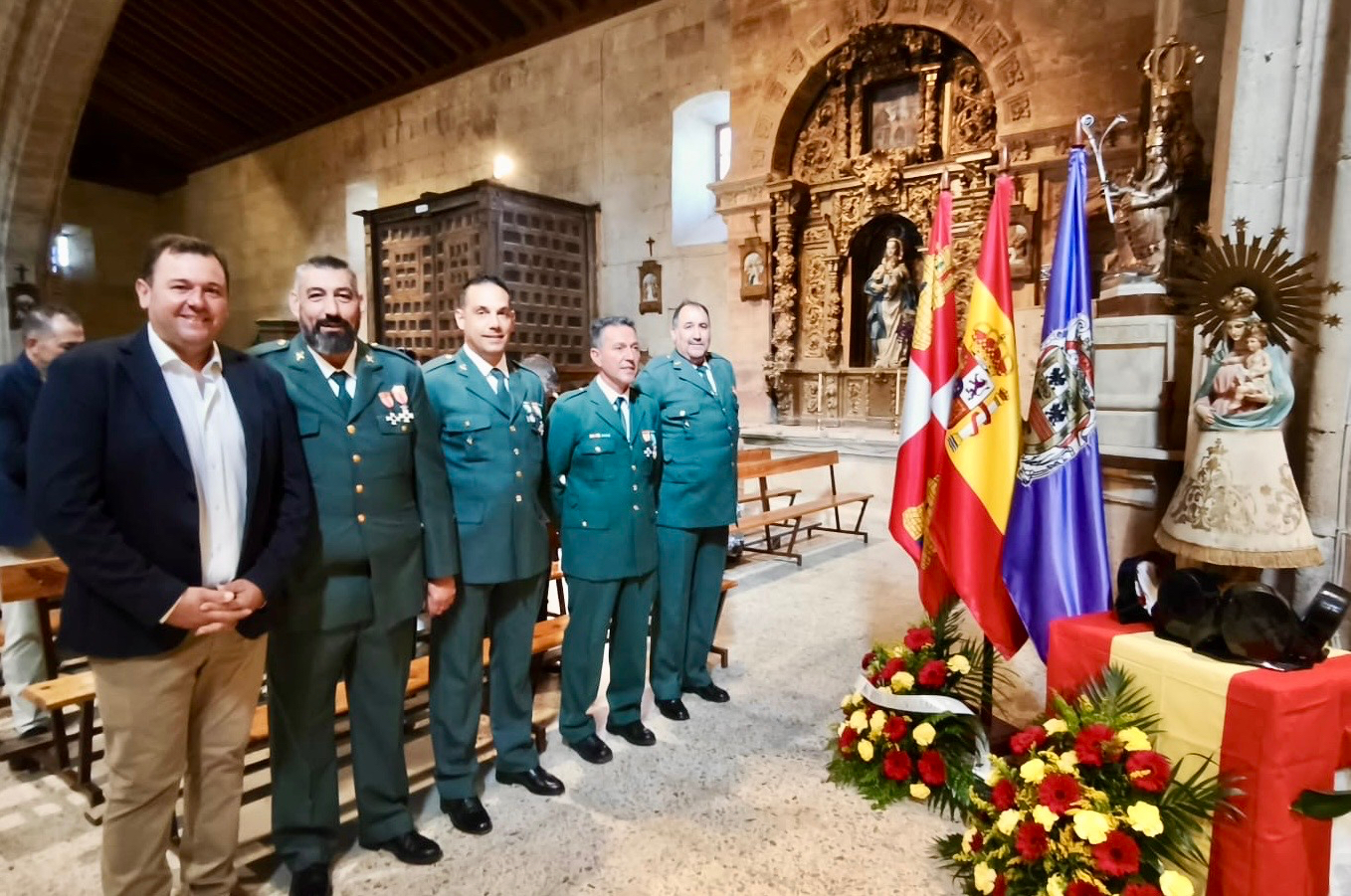 Cariño y emoción para arropar a la Guardia Civil en Villoria, con un recuperado pasacalles y multitudinario festejo en honor a la Virgen del Pilar