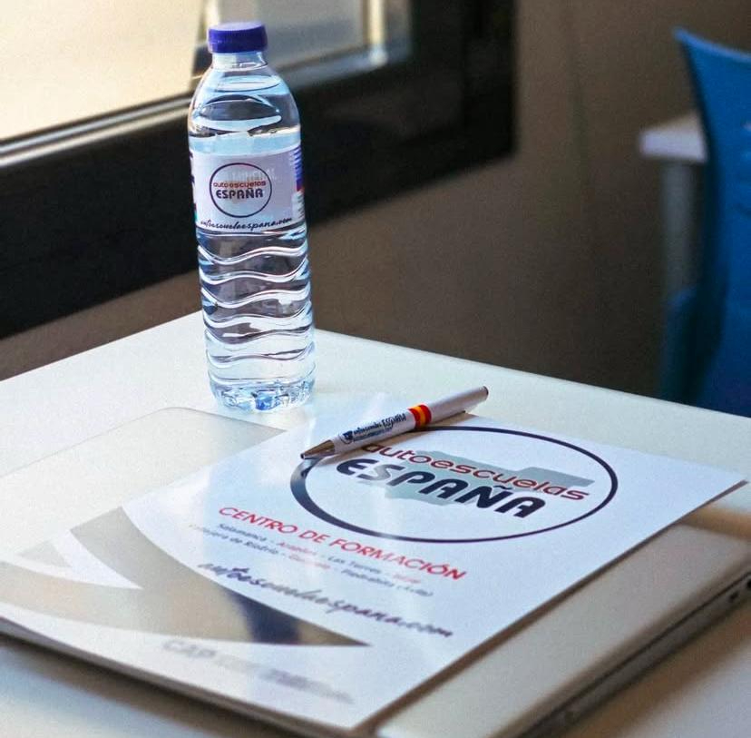 Autoescuelas España: Casi 60 años al volante de la formación