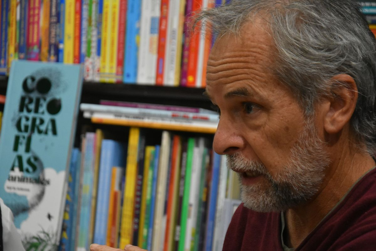 La poesía contra incendios y ecocidios de Benito Pascual