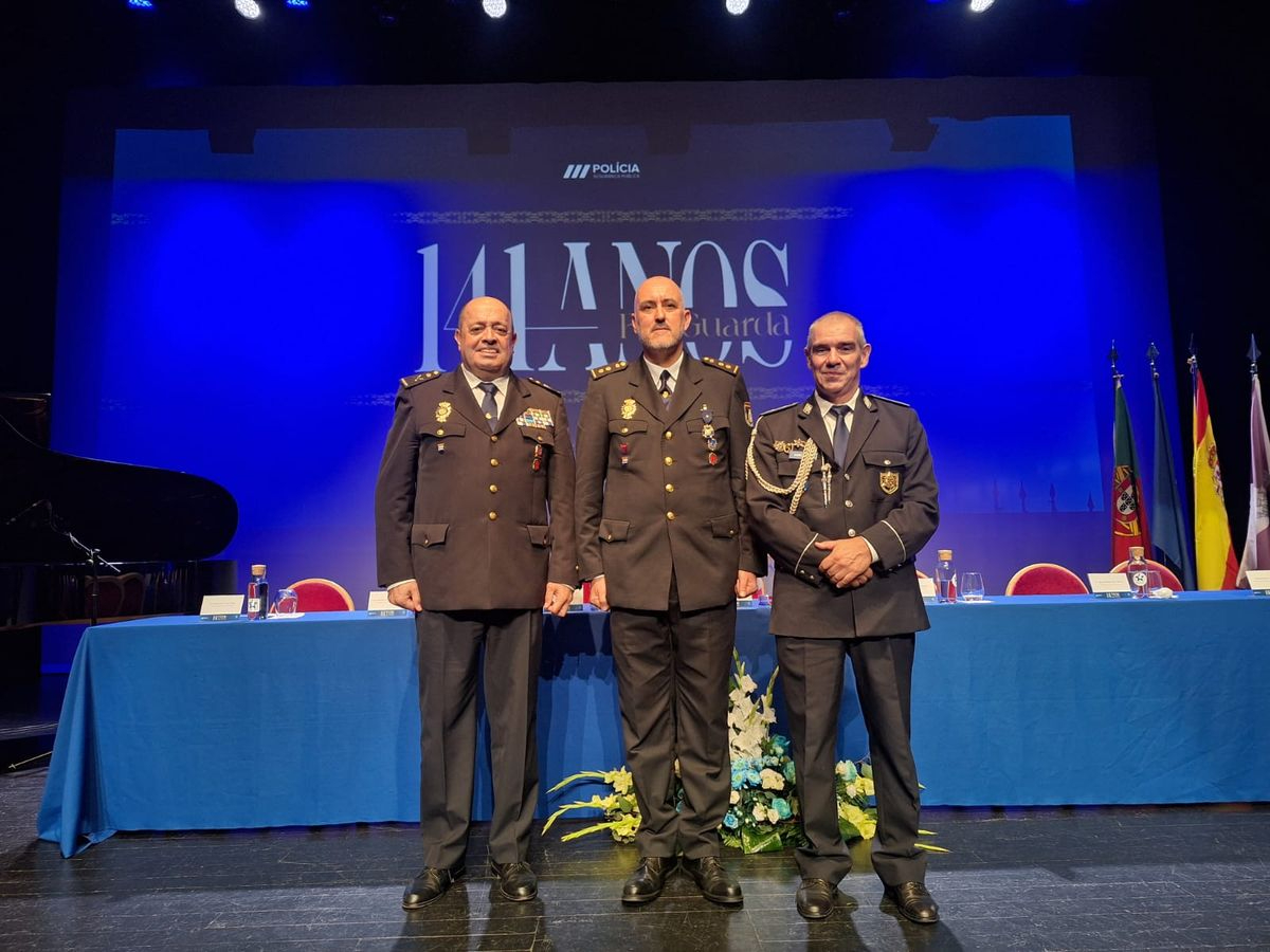 La Policía de Portugal concede su Medalla al Mérito y Valor al comisario de Salamanca, Claudio Díaz