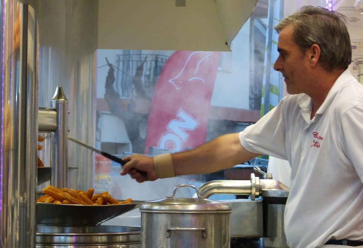 Abierto el plazo para solicitar los puestos de flores, roscas y churros junto al cementerio por Todos los Santos