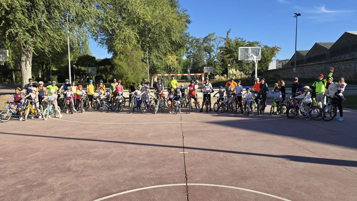El colegio San Juan Bosco promueve la vida activa y saludable con una jornada en bicicleta