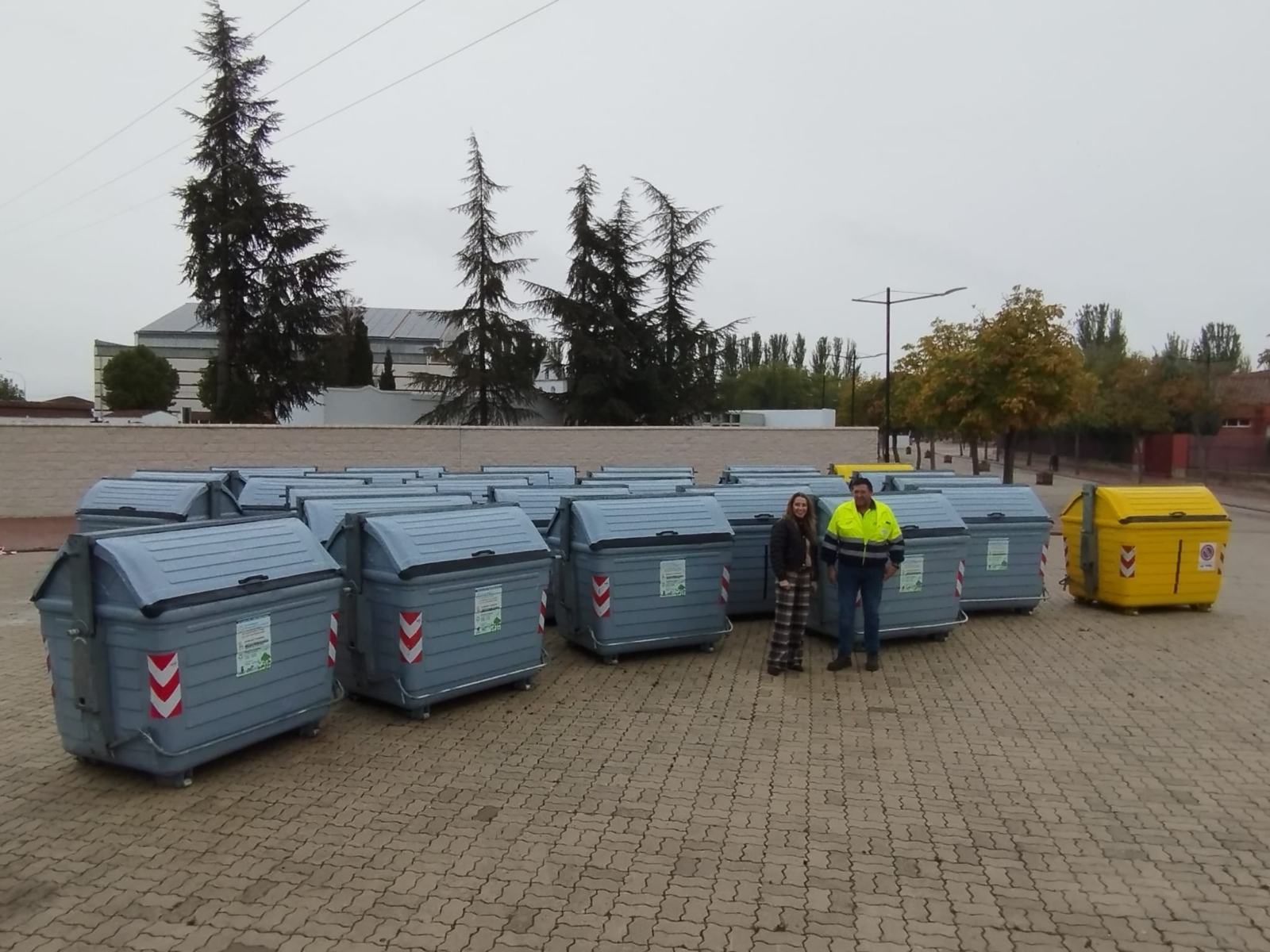 Santa Marta invierte más de 17.000 euros en renovar 100 contenedores de carga lateral