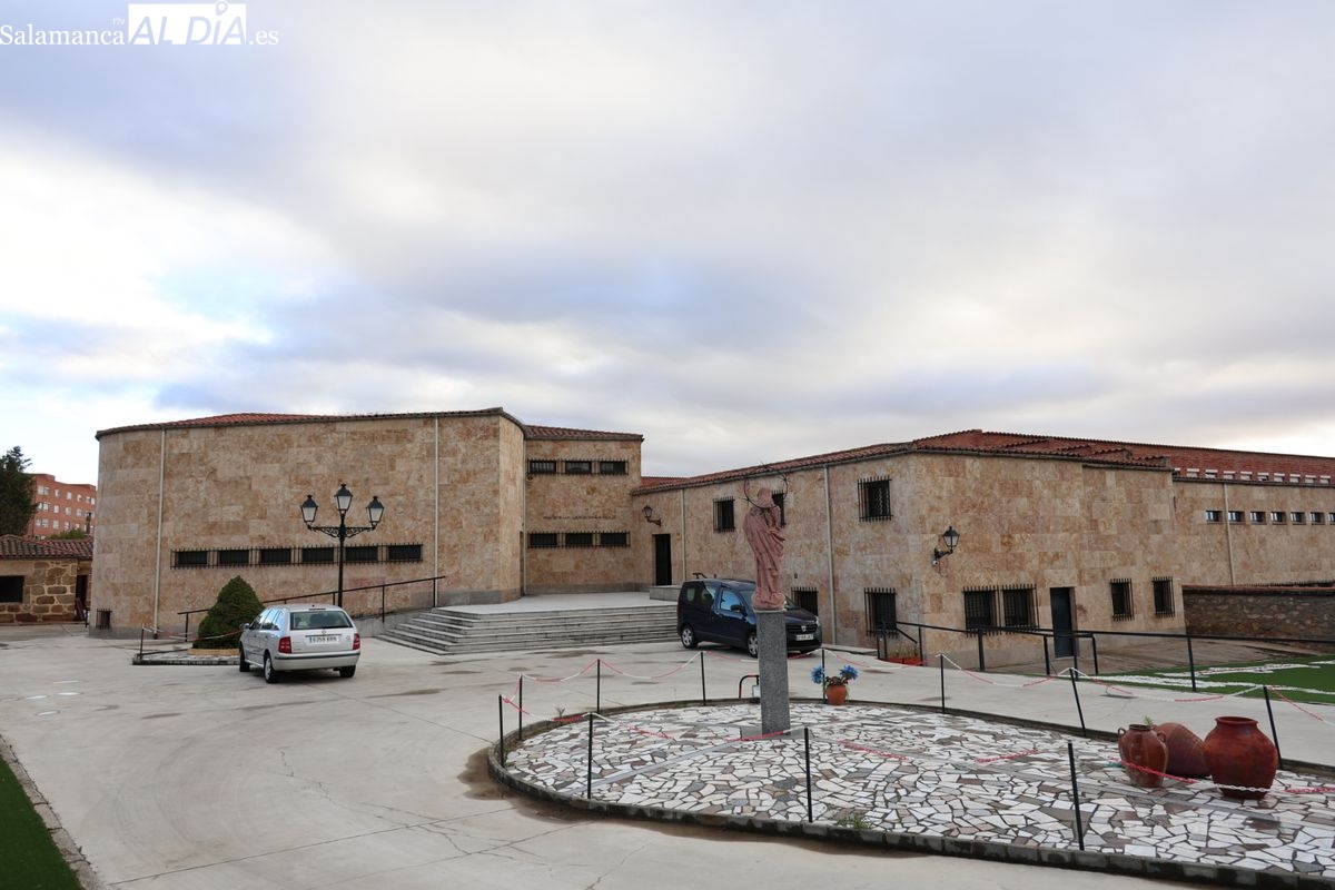 El convento salmantino que inaugura una placa que reconoce su valor arquitectónico moderno