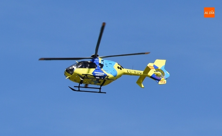 Varios atrapados tras el vuelco de un vehículo en la carretera SA-210 en Berrocal de Huebra