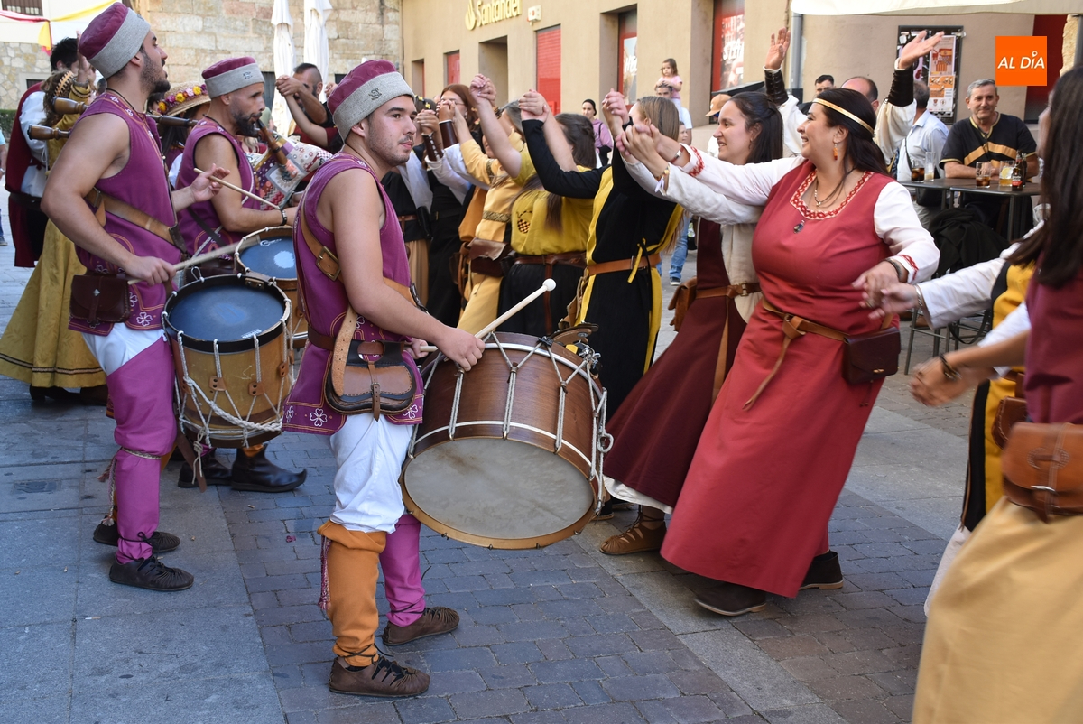 Rodericus confraterniza de la mano del O.C. y Gaitas Sirigaitas