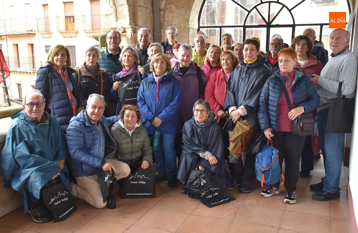 Alumnos de la Universidad de la Experiencia de la UPSA visitan Ciudad Rodrigo