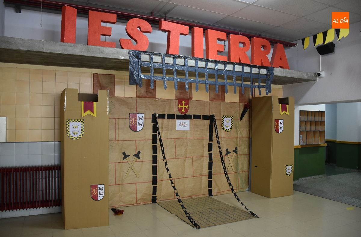 El IES Tierra levanta su propia fortaleza